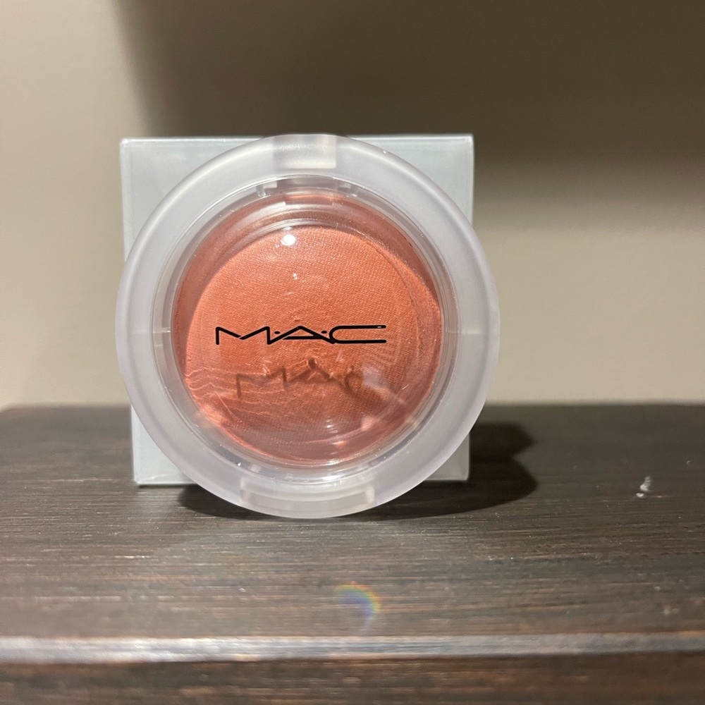 MAC Glow Play Cushiony Blush in shade Grand